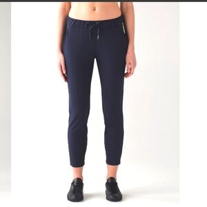 Lululemon On The Fly Pant *28" Midnight Navy Size 2